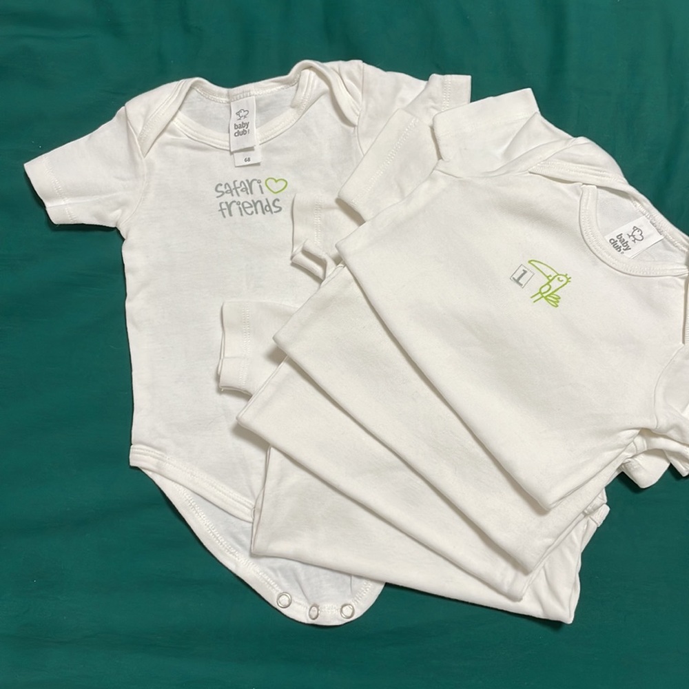 Lot of 5 short sleeved body suits for baby ( EU size 68, US 3-6 mo)
